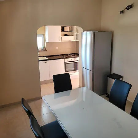 Apartment Leonardo Vrsi Exterior photo
