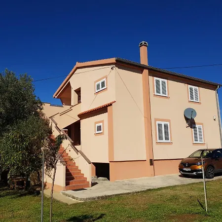 Apartment Leonardo Vrsi Exterior photo
