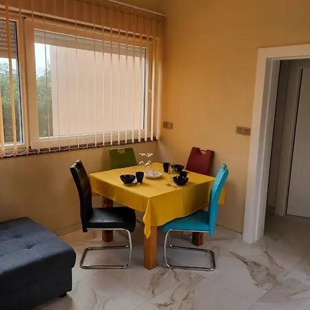 Apartment Leonardo Vrsi Exterior photo