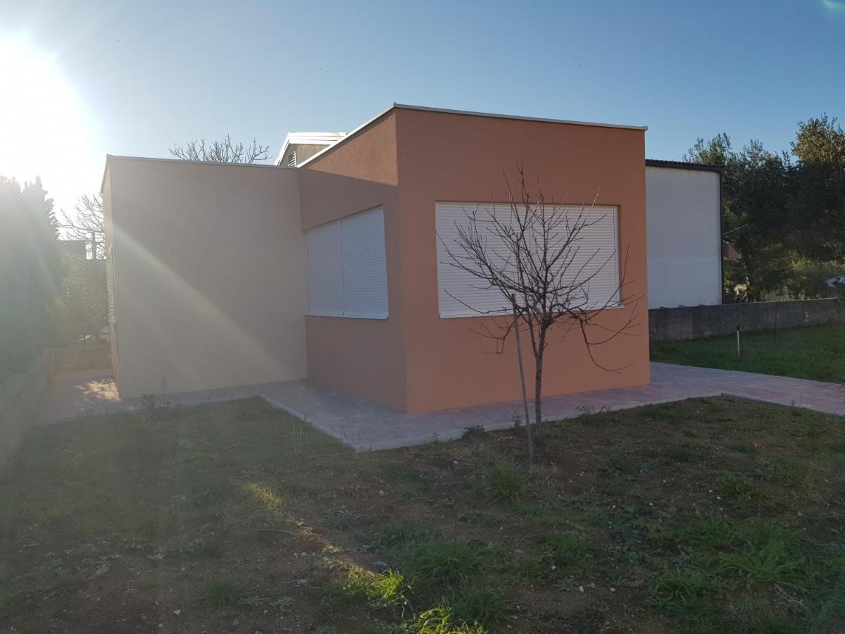 Leonardo Apartma Vrsi