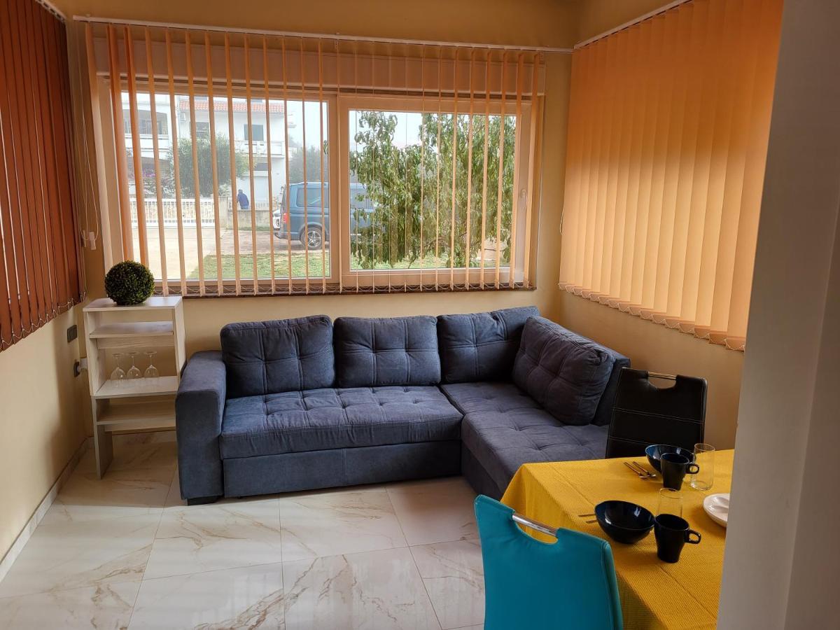 Leonardo Apartma Vrsi