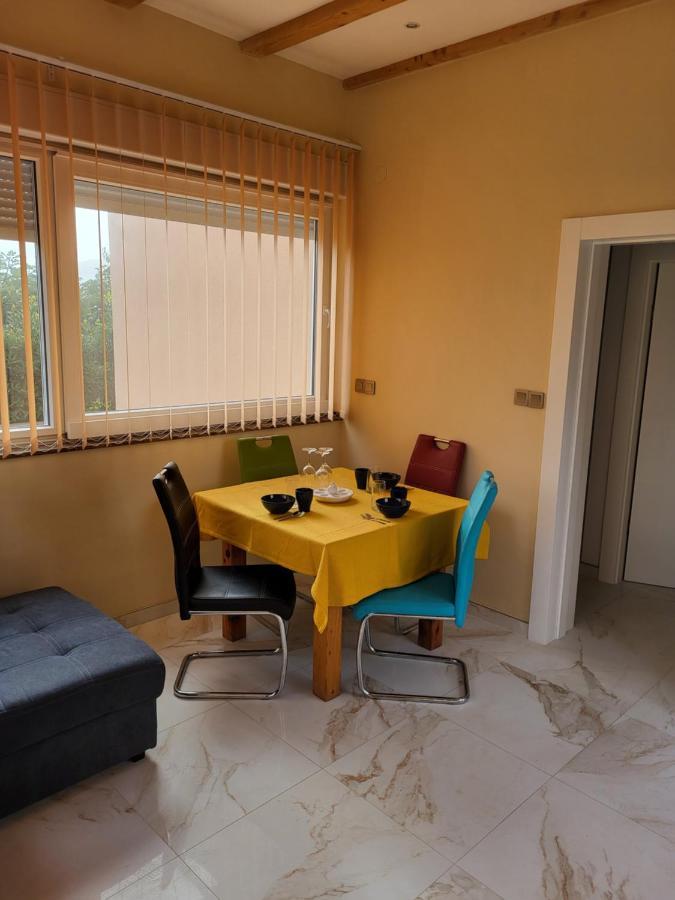 Apartma Leonardo Vrsi